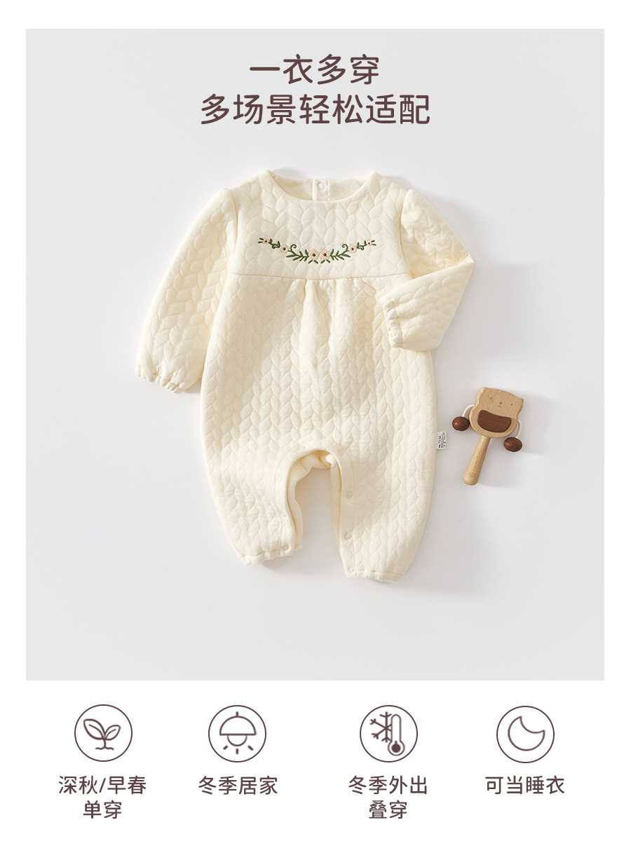 Baby overcoat otoño-invierno clase A bebé femenino algodón intercalado de algodón de tres capas cálidas lindas prendas suaves para salir