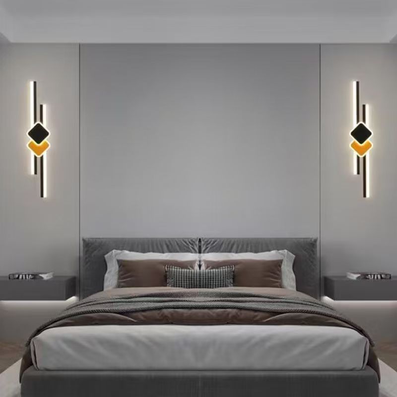 Minima rejilla larga sala de estar lámpara de fondo de pared de dormitorio moderna creativa lámpara de pared de cabecera de cama red roja lámpara Zhongshan