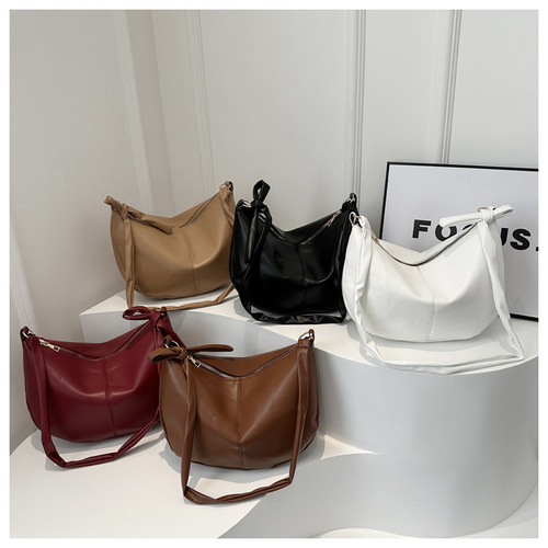 Large Capacity Casual Shoulder Bag for Women, Trendy Soft Collapse Half Round Single Shoulder Crossbody Bag, Soft PU Retro Saddle Bag