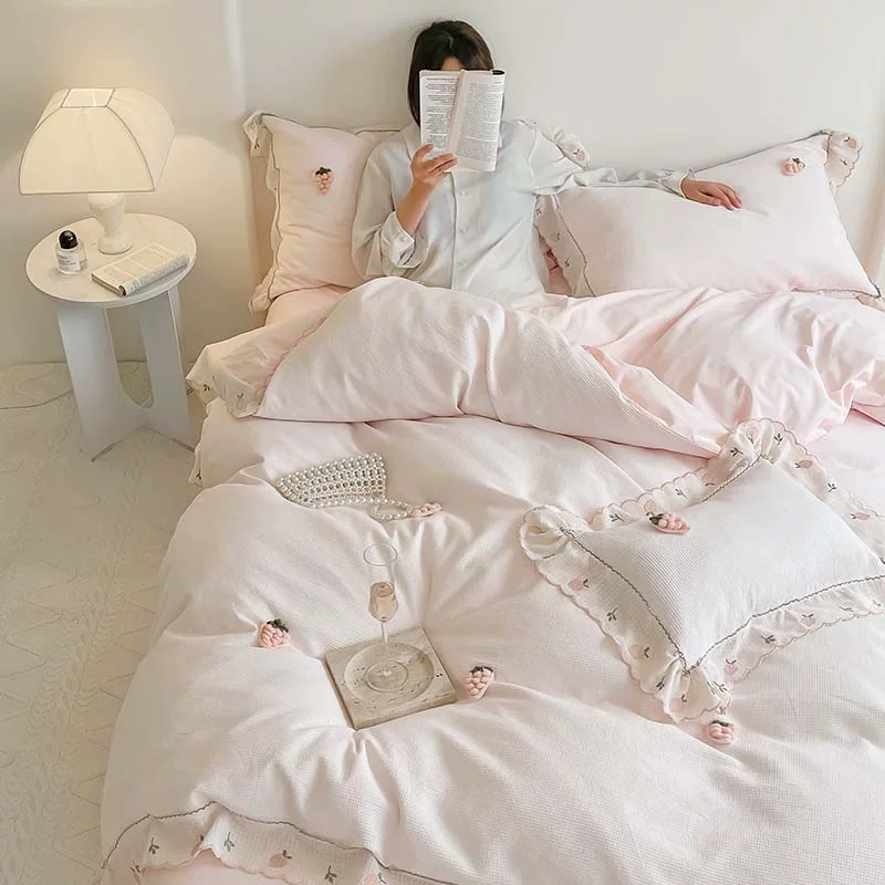 Хлопковый трехмерный набор, клубника, насыпь простыня(??) duvet cover, bedspread, 4 piece set, with embroidery