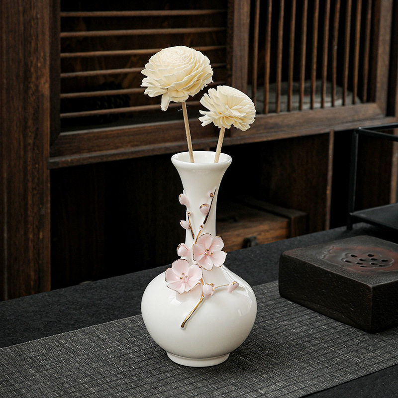 新品陶瓷花瓶描金梅花瓶手捏花装饰陶瓷花瓶桌面装饰摆件插花摆件