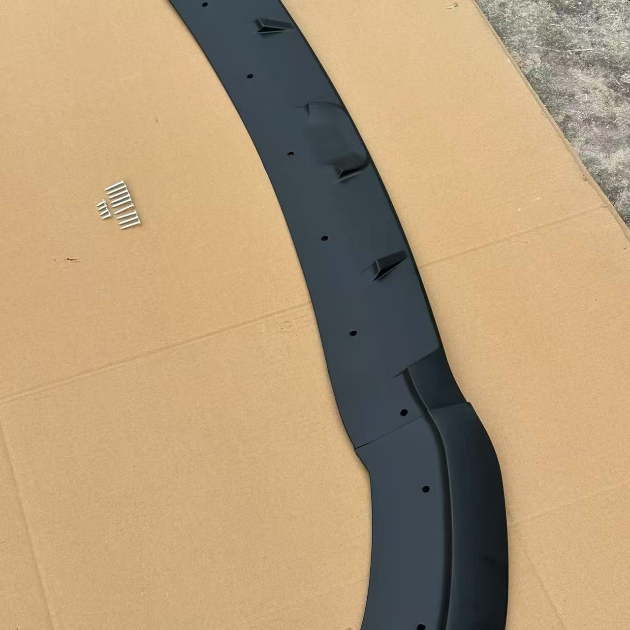 Suitable for 2015-2023 Chrysler 300C Srt Three-Section Front Lip and Front Spoiler in Glossy Black Carbon Pattern, Modified Small Body Kit