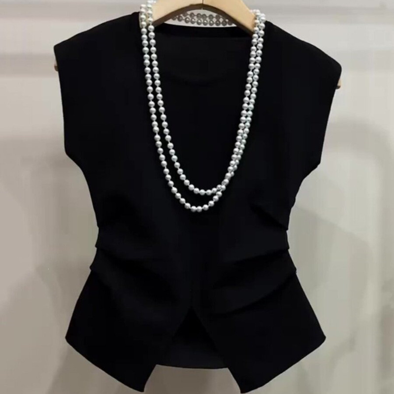 Black Round-Neck Ice Silk Soft Sleeveless Knit Top for Women, Summer 2025 New Style, Pleated Waist-Cinching, Slit Design, Youthful Trendy Top Black Round-Neck Ice Silk Soft Sleeveless Knit Top for Women, Summer 2025 New Style, Pleated Waist-Cinching, Slit Design, Youthful Trendy Top