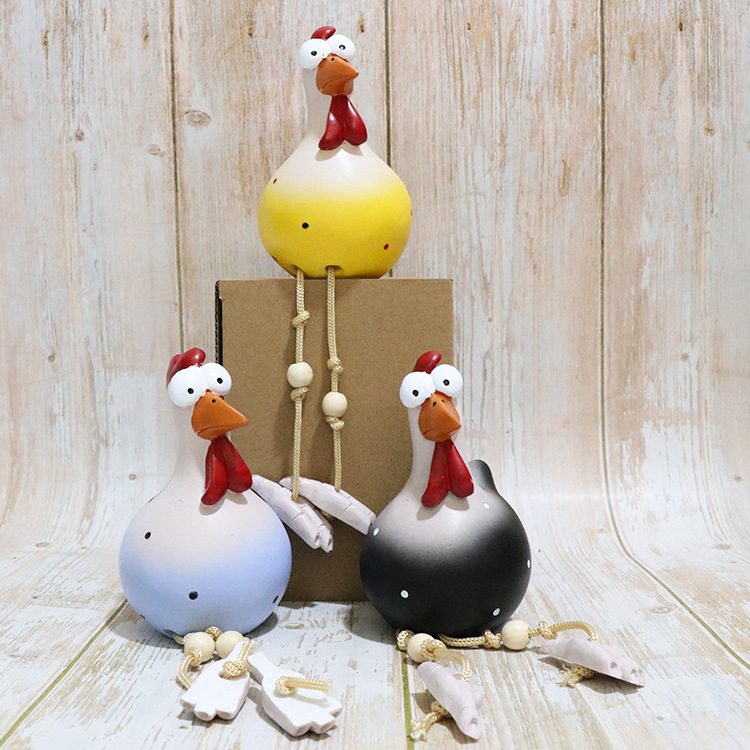 2022 nueva resina transfronteriza de pollo de ojos grandes artesanías decoración Amazon colgando de pollo al por mayor colgando en stock al por mayor