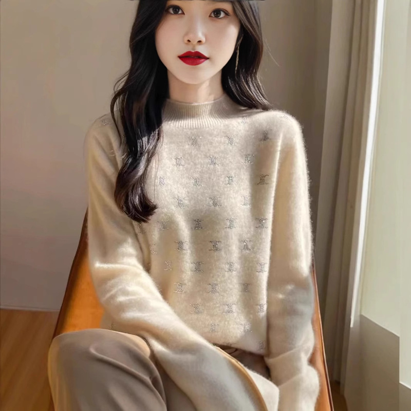 Non-Wool Sweater for Women in Autumn and Winter with Rhinestone Double C Knit Sweater, Loose Wool Base Sweater, Long-Sleeve Pullover Sweater for Women, Korean Style