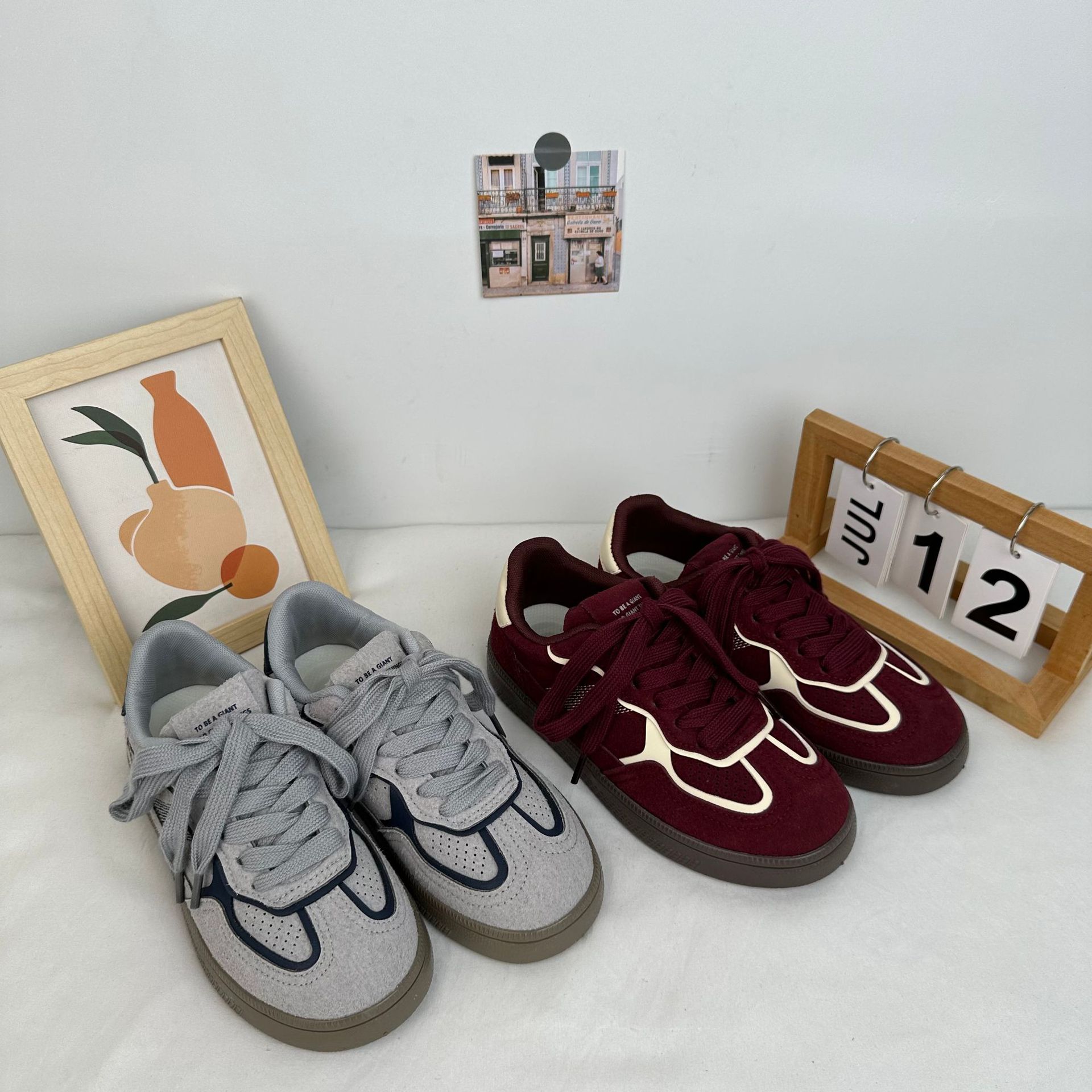 Zapatillas deportivas para estudiantes de onda lejana zapatos de lona casuales de estilo ins de todo fósforo mujeres 2024 otoño nuevo estilo zapatos de mujer coreanos en nombre del cabello image 1