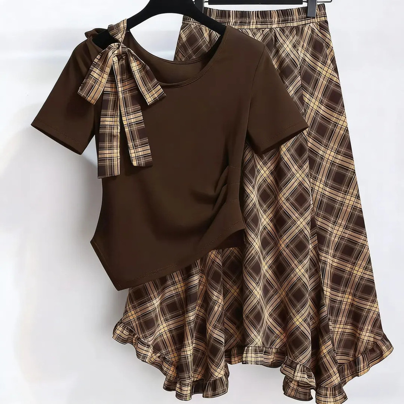 Asymmetrical off-shoulder short-sleeve top and plaid skirt summer suit, lightweight and stylish two-piece set for petite individuals