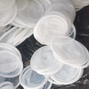 Polyurethane condom dry bare sleeve loose ultra-thin flat condom foreign trade tail goods sexy adult family planning supplies