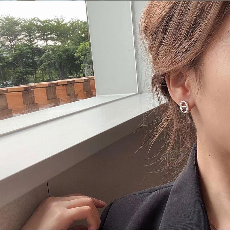 Korean Style S925 Silver-Plated Geometric Hollow Nose Earrings for Women, Vintage Fashion, Elegant and Simple Ear Clips, Creative Ear Accessories