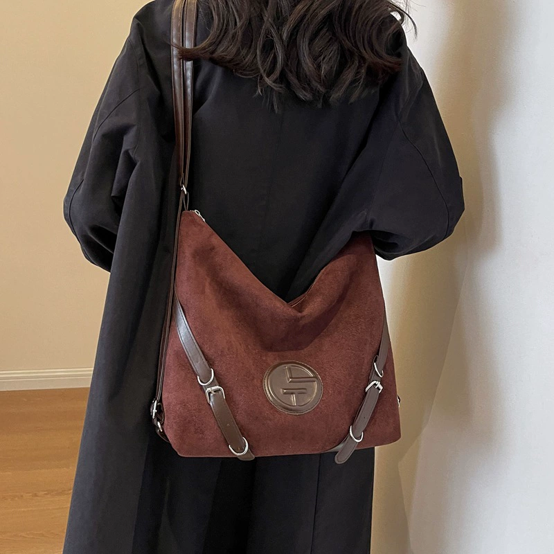Capacious One-Shoulder Bag, Winter 2023, Single-strap Shoulder Bag, 22×27.5×7 cm