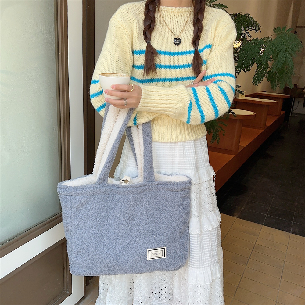 310232 Autumn and Winter Plush Bag for Women 2023 New style, front and back dual-purpose lambskin large capacity tote bag for single shoulder full figure