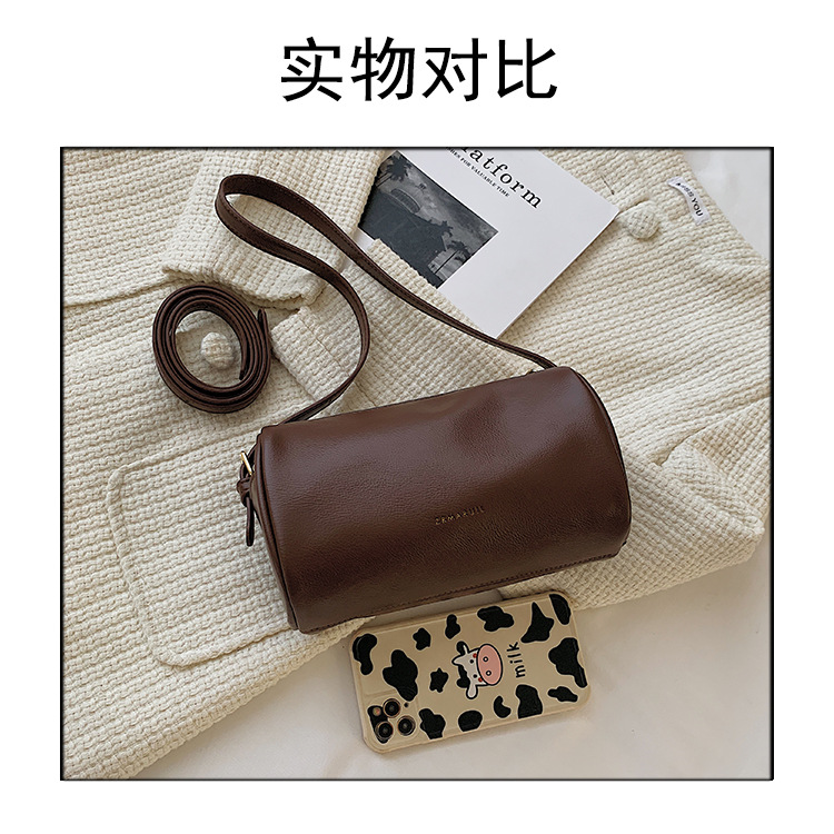 Special-interest Design Small Bag Women's Bag 2021 New Fashion All-match Retro Shoulder Messenger Bag Popular Underarm Round Bag display picture 13