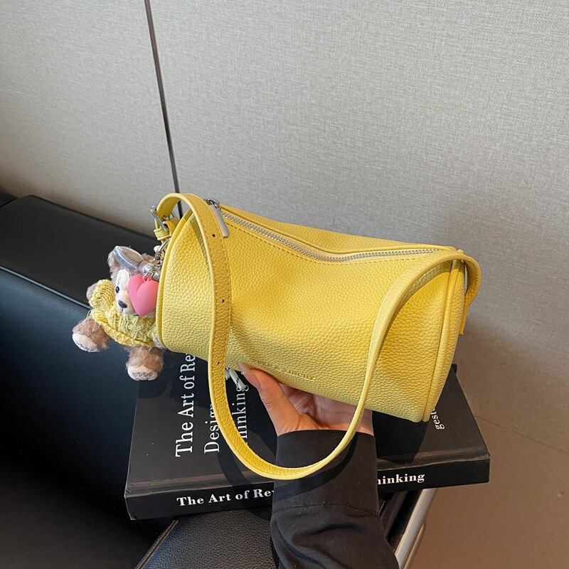 Korean Minimalist Niche Red Pebbled Soft Leather Pen Holder Handbag 2025 Versatile High-End Pillow Bag Crossbody Bag Korean Minimalist Niche Red Pebbled Soft Leather Pen Holder Handbag 2025 Versatile High-End Pillow Bag Crossbody Bag