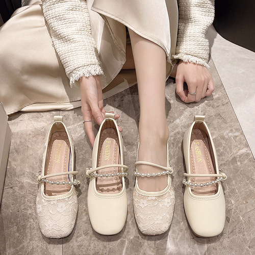French flat sandals for women, 2025 spring, shallow mouth, pearl one-word buckle, fashionable outerwear fairy wind, soft bottom, bean-shaped shoes