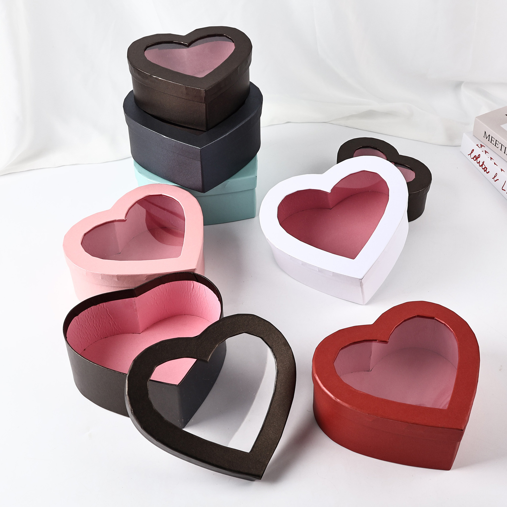 New PVC heart-shaped lid-and-base universal fruit gift box, creative windowed Valentine's Day gift packaging set
