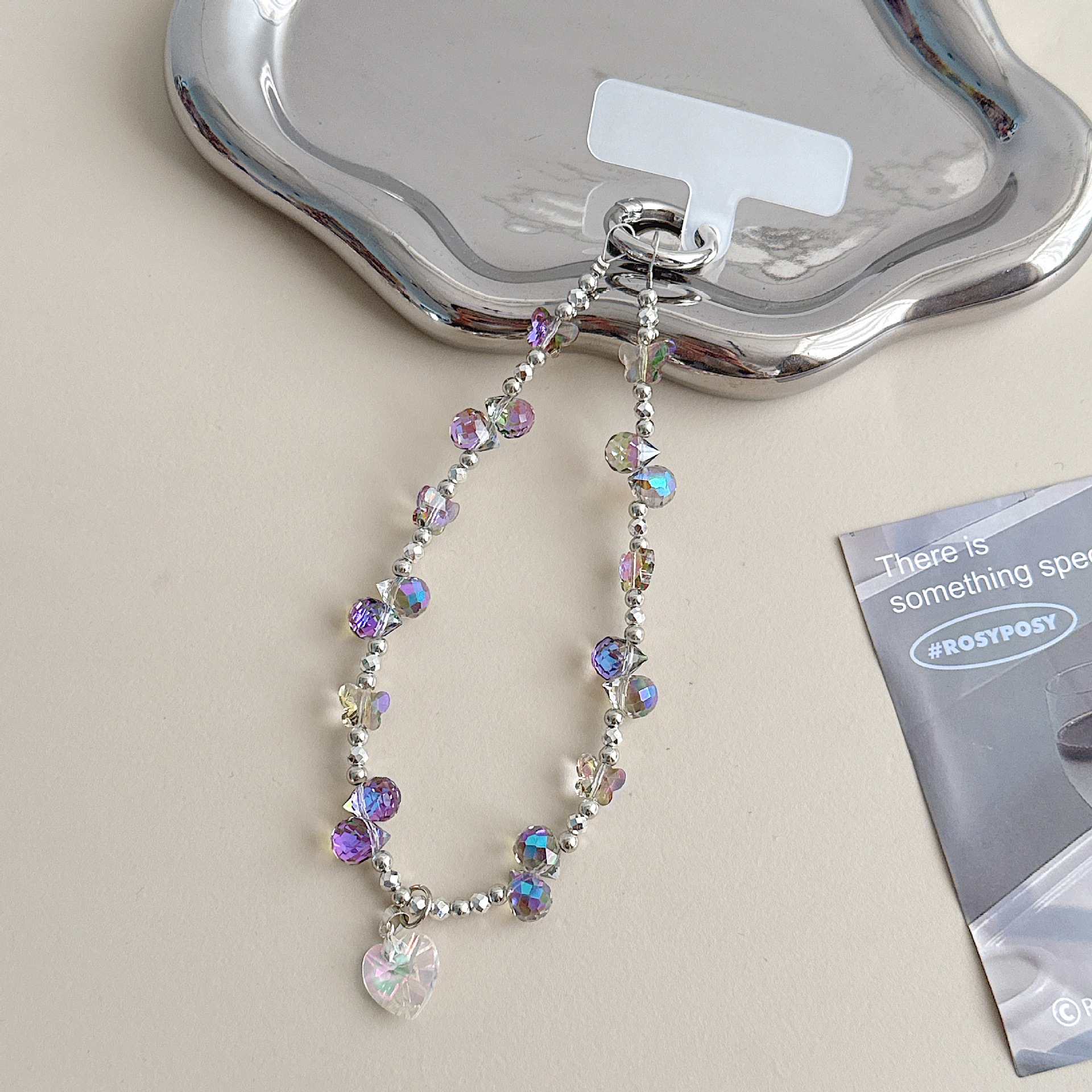 Boutique hecho a mano de alta gama teléfono móvil cadena colgante mujer ins fresa mariposa amor colgante moda teléfono móvil cadena colgante corto