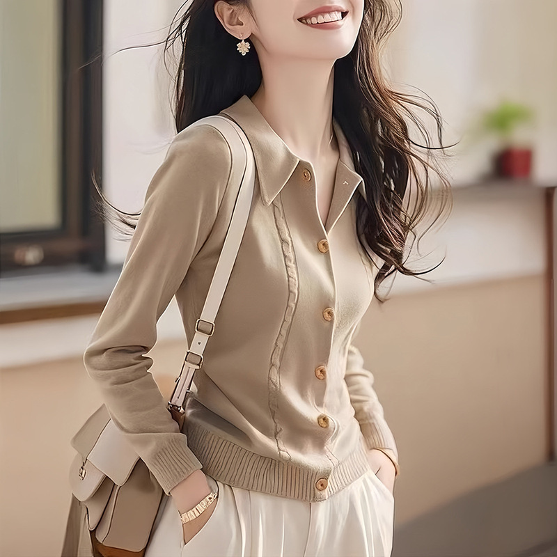 卡其色复古翻领针织开衫女2025秋冬季新款小众设计感独特修身上衣|undefined