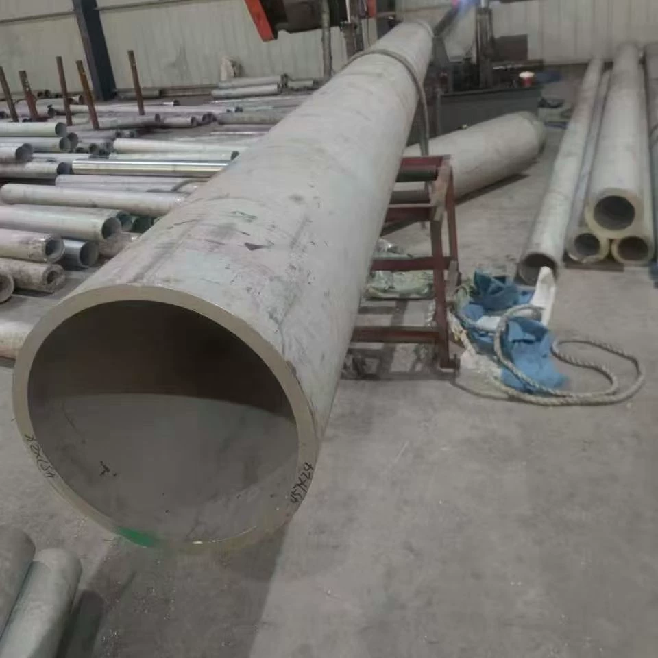 Фошань Руйтай поставляет кованые цилиндры, кованые кольца, кованые трубы из супердуплексной стали 2205, а также проводит спектральный анализ для обеспечения химических свойств.