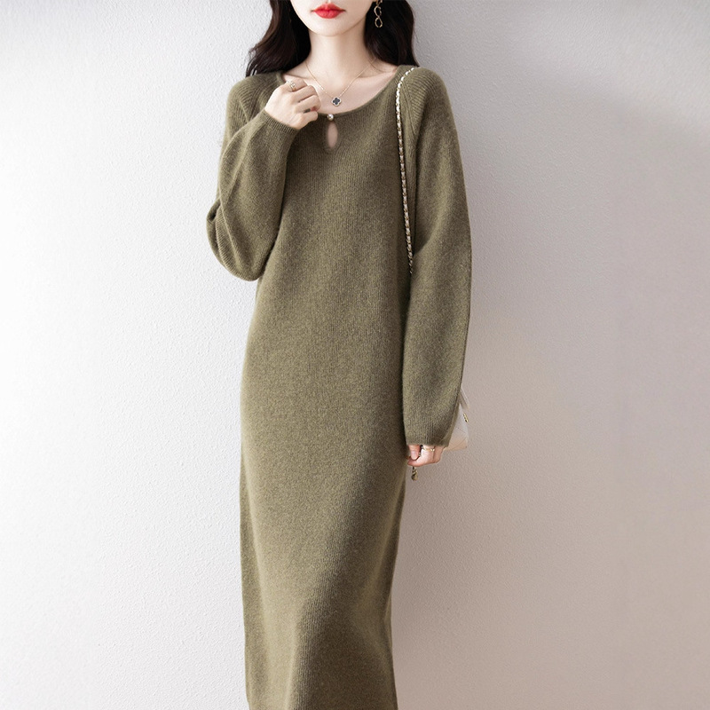 Long Ingot Knitted Dress for Women in Autumn and Winter, Sweater Skirt with Beaded Decoration, Slim Fit and Slimming Look for the New Year