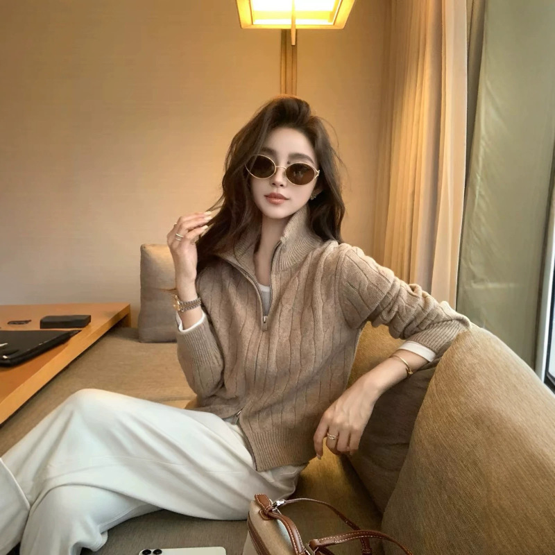 Lazy-style double-zipper cable-knit cardigan for women, autumn and winter thickened wool blend, stand-up collar, short sweater jacket Lazy-style double-zipper cable-knit cardigan for women, autumn and winter thickened wool blend, stand-up collar, short sweater jacket