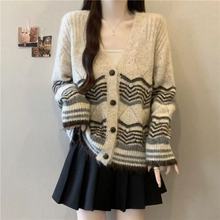 韩系慵懒！2025秋冬款文艺减龄条纹设计宽松休闲v领针织毛衣外套