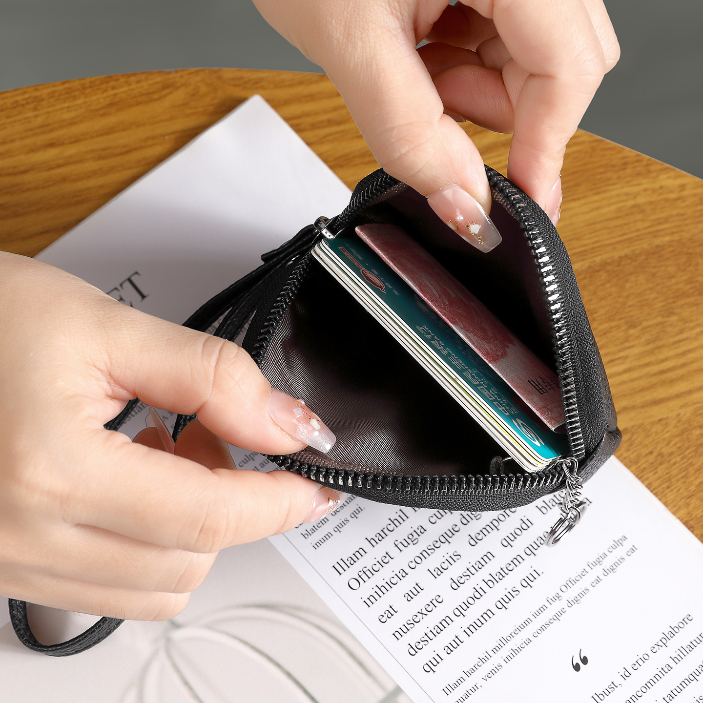 Cartera de cambio de piel suave transfronteriza damas 2025 nuevo lindo cartón cremallera bolsa de monedas bolsa de auriculares bolsa de almacenamiento bolsa pequeña