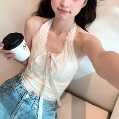 純欲レースの首のベストの女性のリボンの蝶結びの夏の美背の甘いギャルの中で外で胸のパッドの上着を着ます。