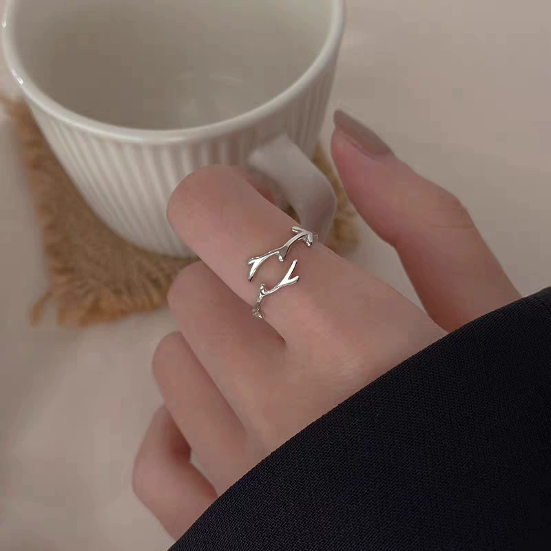 Fresh fashionable ring, simple and elegant design