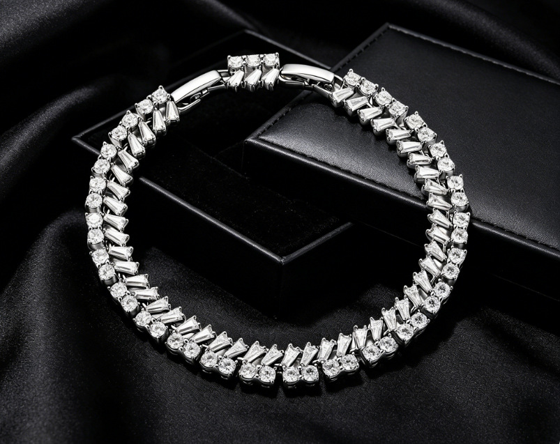 Xuping Europa y los Estados Unidos de moda transfronteriza simplista ins brazalete de aleación de cobre geométrica redonda pequeña pulsera de azúcar al por mayor mujeres