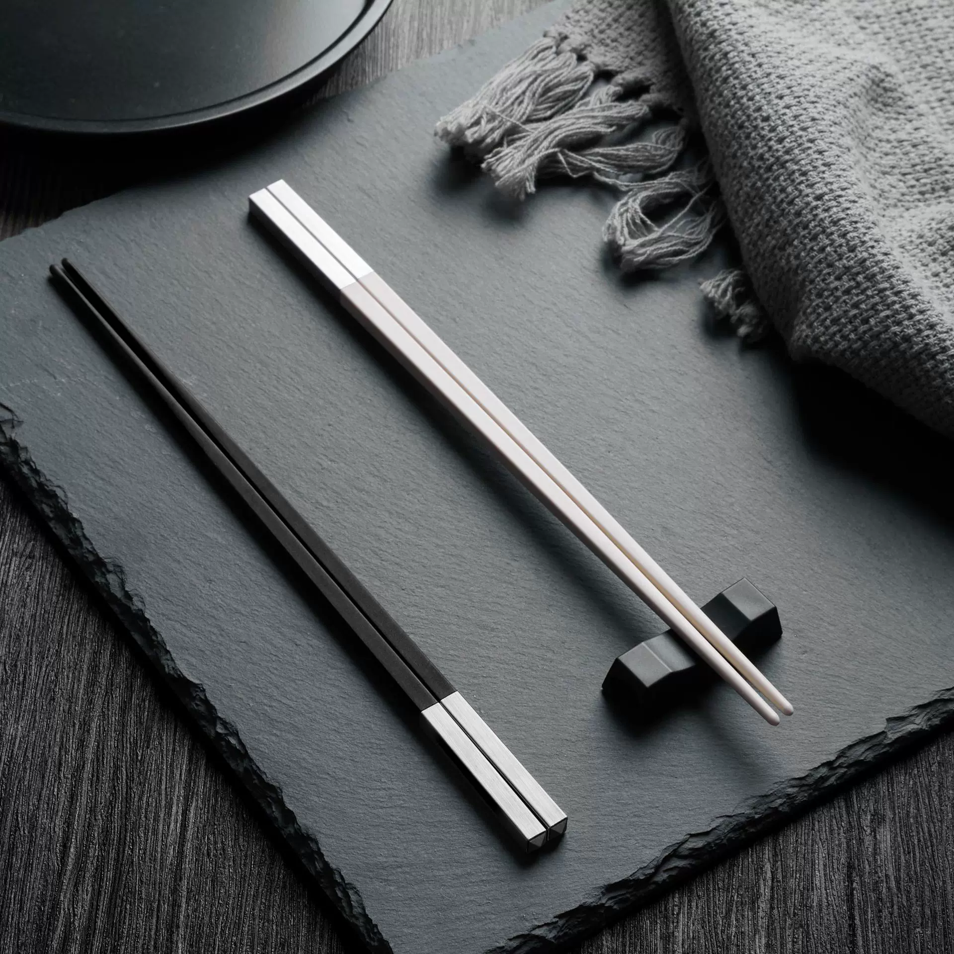 齐泉不锈钢拉丝工艺合金筷子酒店高颜值防滑耐高温筷子批发刻logo