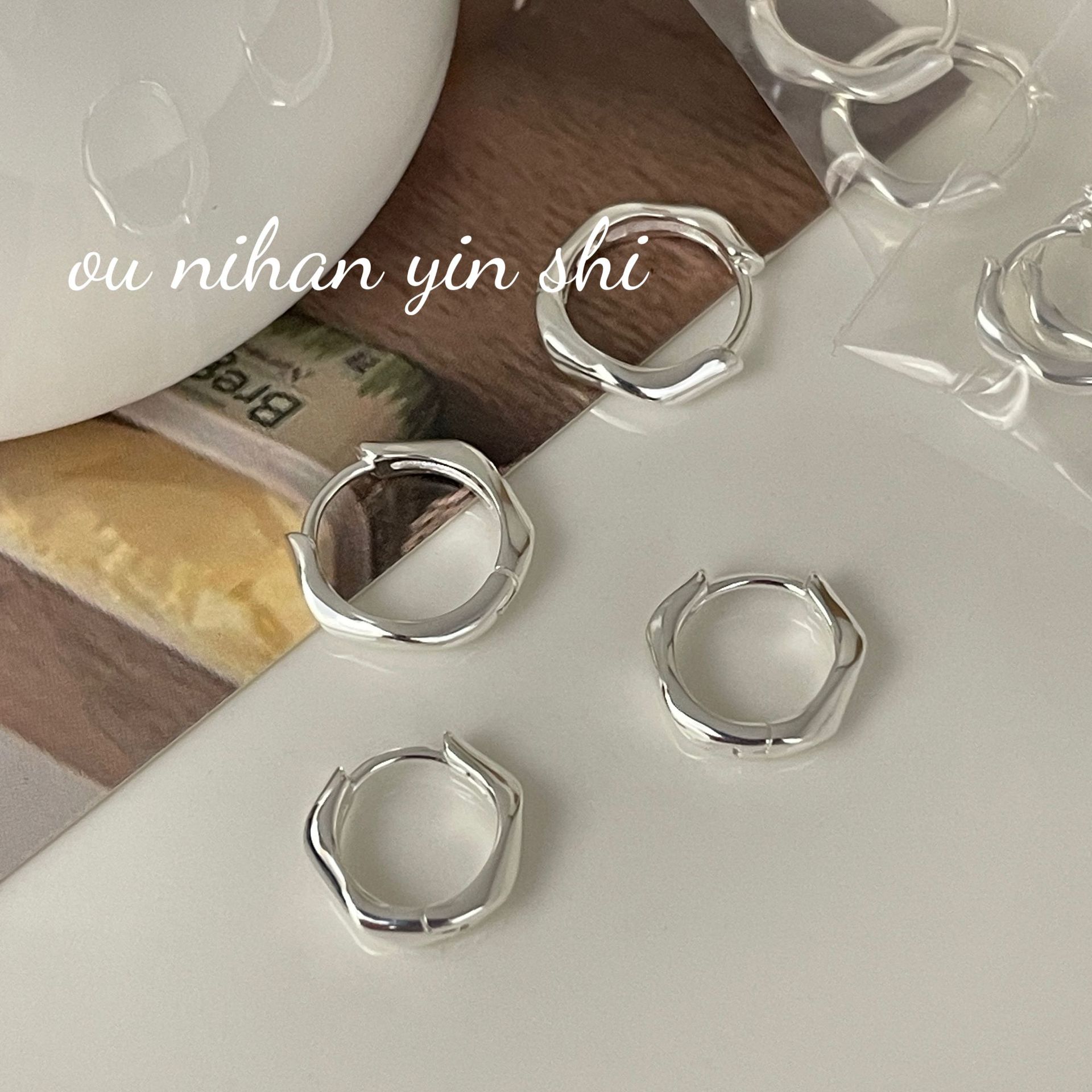 Ouni Korean S925 Sterling Silver Hoop Earrings for Women, Minimalist Style, Niche Design, High-End Glossy Surface Earrings