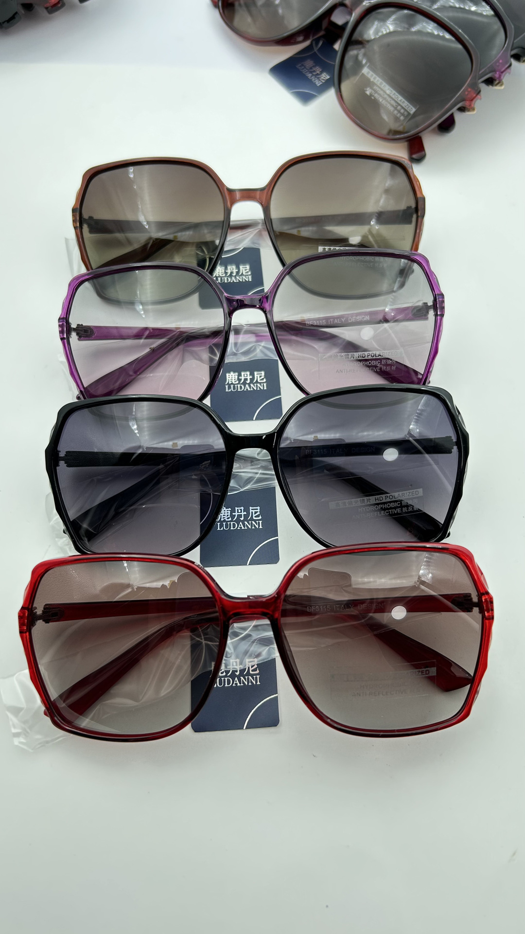Polarized sunglasses for middle-aged and elderly women, anti-UV sunglasses with large and small frames for mothers, outdoor driving sunglasses, fashion-forward