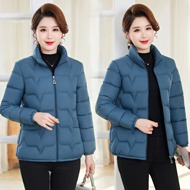 Abrigo de invierno engrosado pequeño abrigo corto de algodón acolchado ligero de las mujeres de mediana edad de las mujeres collar abajo abrigo de algodón acolchado de invierno mamá pequeña Chaqueta de algodón acolchado