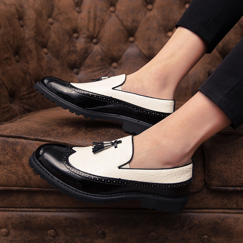 Pánske brogue slip-on mokasíny s strapcami a kontrastom_voghion.com