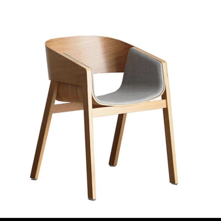 우드 컬러 + U자형 쿠션만 포함