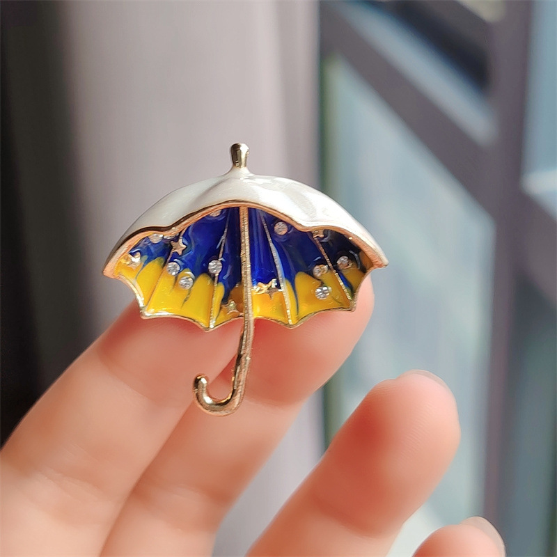 Simple Style Umbrella Alloy Plating Unisex Brooches display picture 3