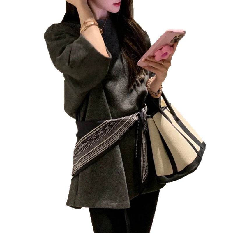 2025秋季自留款设计感大廓形慵懒时髦中长款上衣女圆领套头宽松潮|undefined