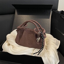 2026�¿���͹�Ů���n��С���μ�б������r���ް��������Ů��