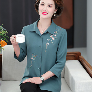 Summer mother's seven-sleeve shirt 2025 summer new middle-aged and elderly time embroidered plus size loose lining top