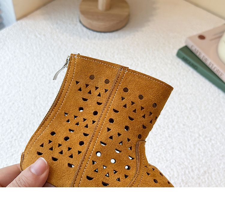 Botas respiráveis vazadas para meninas com sola tratorada_voghion.com