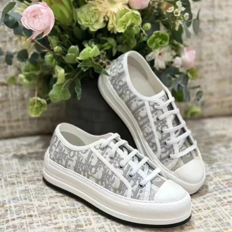 Vintage Breathable D-Brand Thick-Soled Canvas Women's Shoes with Hidden Height Increase, Versatile Embroidered Canvas Shoes, Classic Lettered Sports Sneakers