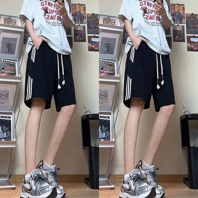 American-Style Three-Stripe Casual Pants for Women, Summer Thin Five-Point Pants, 2026 New Straight-Leg Mid-Length Loose Sports Shorts American-Style Three-Stripe Casual Pants for Women, Summer Thin Five-Point Pants, 2026 New Straight-Leg Mid-Length Loose Sports Shorts