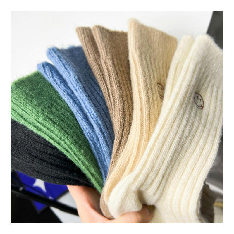 Women's Smiling Cashmere Socks, Warm and Thick Knitted Embroidered Cottage-Style Comfortable Winter Wool Socks Women's Smiling Cashmere Socks, Warm and Thick Knitted Embroidered Cottage-Style Comfortable Winter Wool Socks