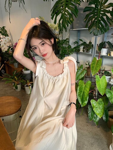 Summer sweet 2025 new style slimming fashion gentle style rice white medium and long suspender dress women's chic