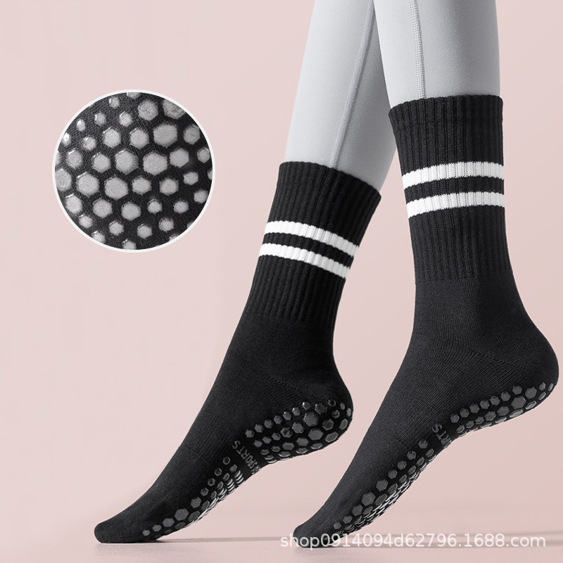 Calcetines de yoga nuevos de otoño para mujer, calcetines de algodón hasta la pantorrilla, calcetines deportivos de tubo medio corto con silicona antideslizante, calcetines de suelo blancos y negros