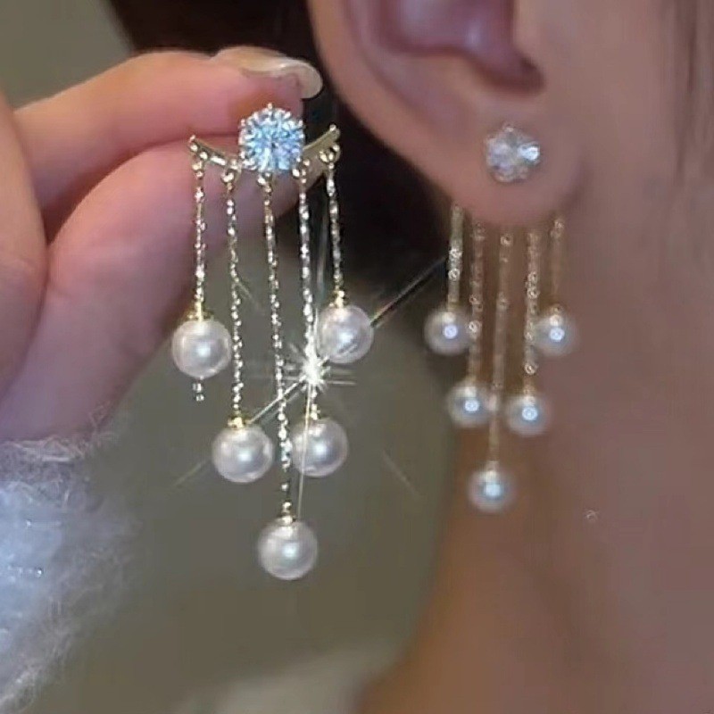 Elegant small earrings pearl