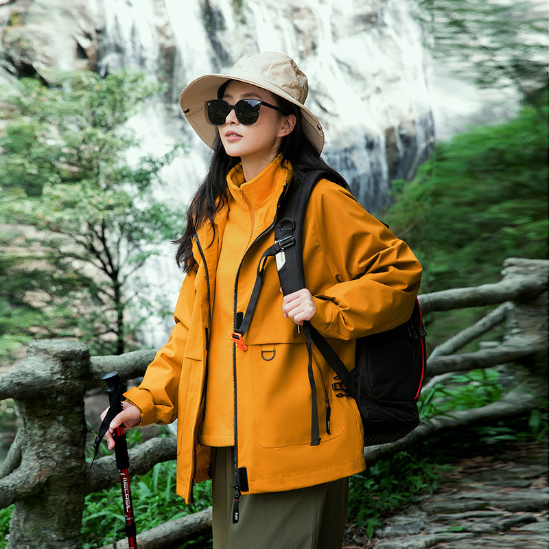 [the Story of the Rose] Three-In-One Women's Outdoor Sports Windproof, Waterproof and Cold-Proof Hooded Jacket