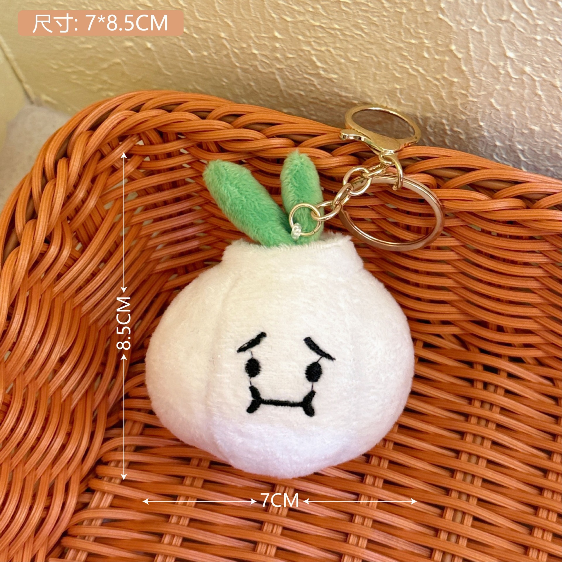 Lindo felpa sin palabras hierba colgante ins dulce chica regalo de dibujos animados broche peludo adornos al por mayor