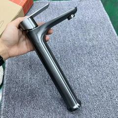 Single-hole cold and hot water faucet for bathroom sink, stainless steel long flat-faced faucet