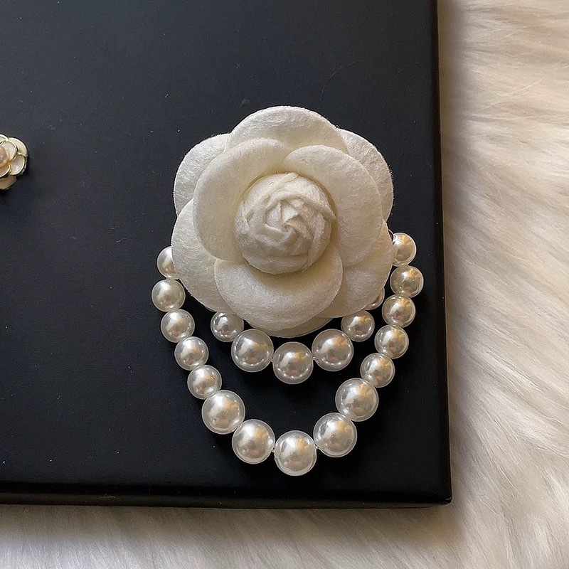 5cm-felt camellia [beige] pearl chain